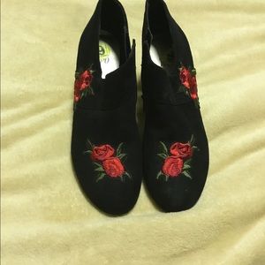 Women’s Rose Heels